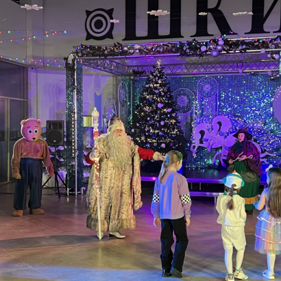 Сказочный Новый год! Театр кукол «Сказка» с нетерпением ждет своих зрителей на новогоднюю интермедию.